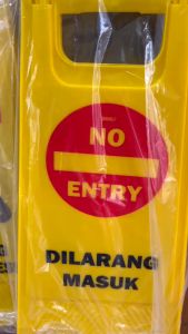 Yellow Caution Sign Board/Yellow Foldable Floor Sign/No Entry Sign/No Parking Sign/Caution Wet Floor Sign Papan Tanda Bahaya Awas Amaran Lantai Basah Licin