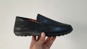 Sportswear Shop รองเท้าหนังลําลองอเนกประสงค์สําหรับผู้ชาย รองเท้าโลฟเฟอร์สําหรับผู้ชาย และรองเท้าส้นเตี้ยสําหรับผู้ชาย