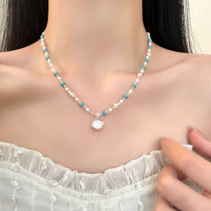 Elegant Cats Eye Stone Pendant Beaded Necklace for Women Stylish Versatile High-End Feel Unique Exquisite Choker Necklace