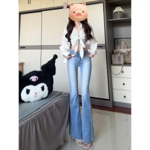 กางเกงยีนส์ทรงขาบานเอวต่ำทรงสลิมฟิตสำหรับผู้หญิง กางเกงขายาวทรงหลวมสีฟ้าอ่อน ทรงหลวม ทรงสลิมฟิต ทรงยาวถึงพื้น ฤดูใบไม้ผลิและฤดูใบไม้ร่วง
