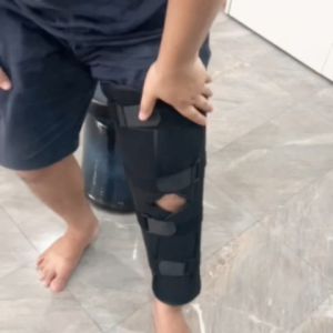 เฝือกอ่อนขา ราคาถูกต้อง ผ้ารัดหัวเข่า ผ้ารัดเข่า สายรัดเข่า ของเข่า รุ่นหญิง ราคาที่รัก