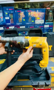 DEWALT D25033K MÁY KHOAN BÊ TÔNG CHUYÊN DÙNG 3 CHỨC NĂNG 22MM DEWALT CHÍNH HÃNG 710W
