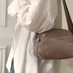 TAS SELEMPANG WANITA IMPORT CHIBAO 1682