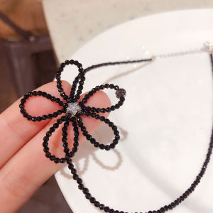Elegant Short Black Crystal Five-Petal Flower Necklace Womens Fashion Jewelry Lockbone Chain Korean Style Fresh out