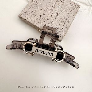 Elegant Letter Hair Claw Clip for Women Autumn Winter New Style Back of Head Volume Hairdo Shark Clip Hair Accessories