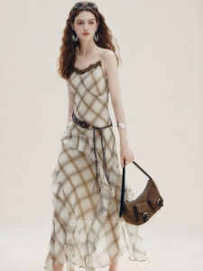 FAMANXUAN | French Retro Lace Rhombus Irregular New Autumn Dress