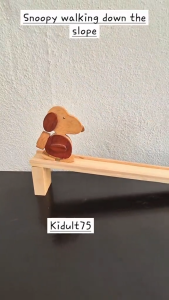 Wooden Snoopy that can walk down a slope