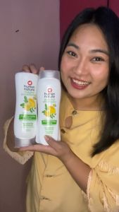 Human Nature Moisturizing PLUS Natural Conditioner Frizz Fighter for Smoother Softer Hair (No Harmful Chemicals)