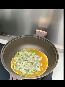 32cm two-color titanium non-stick frying pan health wok micro pressure wok frying pan pan household induction cooker gas stove universal