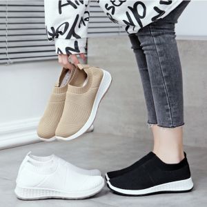 New Korean Style Slip On Walking Shoes For Women Lightweight Breathable Flat Casual Black Rubber Shoes Women Running Shoes