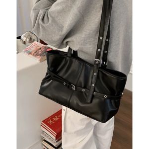 Retro French Bread Bag Womens New 2025 Luxury Minimalist Bucket Bag Commuter Underarm Bag Casual Style Single Shoulder Bag