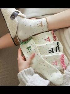 Tất cao cổ in nơ họa tiết trái tim nhỏ xinh vải màu trơn phối đồ nữ tính đẹp rẻ thời trang Hàn Quốc