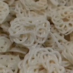 Kerupuk Seblak Gioktin / Kerupuk Mawar Viral 500gr (REPACKED)