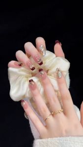 DD994 เล็บปลอมยาว เล็บปลอม 3D สไตล์โมเดิร์นใช้งานง่าย กล่องละ 24 ชิ้น