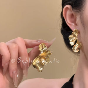 Unique Irregular Gold Flower Earrings Elegant Exaggerated Beautiful Womens Jewelry Fashionable Alloy Ear Decorations