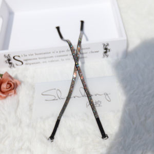 เสื้อชั้นในประดับเพชรหลากสีสำหรับฤดูร้อนเสื้อชั้นในเปิดไหล่กันลื่นปาดไหล่คล้องคอแบบปรับได้หลังสวยสายเล็กสายรัดสวย