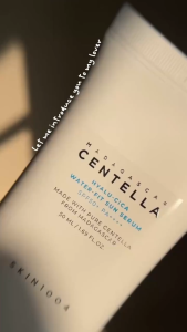 Kem Chống Nắng Cấp Ẩm Skin1004 Madagascar Blue Centella Hyalu-Cica Water-Fit Sun Serum SPF50 （50ml)