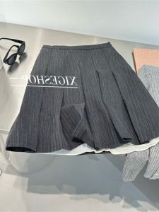 Váy Ngắn Chữ a Cạp Cao Kẻ Sọc Màu Xám Cỡ Lớn 300 Pound Váy Công Sở Phong Cách Hàn Quốc Mùa Thu 2024 Cho Nữ