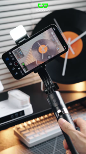 gậy tự sướng quay 360 độ GOOJODOQ Gậy Selfie Cầm Tay Tặng Kèm Remote Chiều Dài Sử Dụng 30-175cm