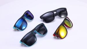 แว่นกันแดดโพลาไรซ์สำหรับเดินป่าที่มีสไตล์ สำหรับผู้ชายและผู้หญิง แว่นกันแดดแฟชั่นสำหรับตกปลา สไตล์วินเทจ ป้องกันแสงสะท้อน สำหรับขับรถและกีฬา