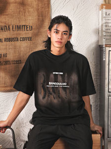 เสื้อยืดคอกลมแขนสั้นผ้าฝ้ายแท้สไตล์อเมริกัน ทรงหลวม แฟชั่นฤดูร้อน ลาย Graffiti สำหรับผู้ชาย ทรงหลวม แฟชั่นอเนกประสงค์