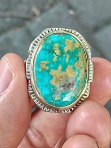 CINCIN BATU PIRUS PERSIA NATURAL WARNA HIJAU PADAS KUNING SANTUN