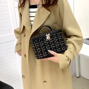 กระเป๋าเดินทางแต่งหน้าแบบพกพา ผู้หญิง กระเป๋าถือกล่องเก็บเครื่องสําอางความจุขนาดใหญ่หลายชั้นวัสดุ Pu แบรนด์เกาหลีหรูหรา