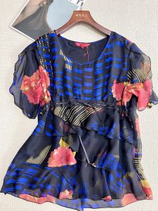 เสื้อยืดไหมพิมพ์ลายแฟชั่นสองชั้น แขนสั้น คอตั้ง ทรงหลวม สไตล์เกาหลี สำหรับผู้หญิง ฤดูร้อน 2024 เสื้อผ้าทำงาน