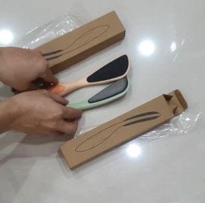 Cây chà gót chân chà da chết da sừng có tay cầm chắc chắn tiện lợi