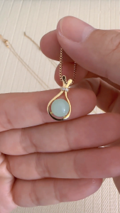 Kalung Tas Keberuntungan Giok Aksesoris Mode Perhiasan Wanita Korea Yang Indah Desain Elegan Anti Karat Dan Tahan Air Cocok Untuk Hadiah Ulang Tahun