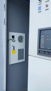 ตู้แอร์ทำความเย็น ภายในตู้คอนโทล หรือตู้ควบคุม ให้การจ่ายไฟต่างๆ ราบรื่น ไม่ร้อน ทำงานได้เต็มประสิทธิภาพ