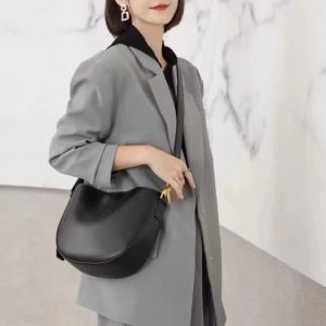 Korean Style Large Capacity Leather Bucket Bag Womens Single Shoulder Tote Bag Simple Casual Crossbody Handbag