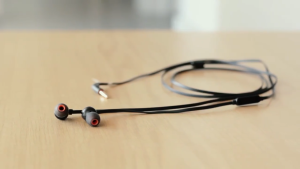 【1 Year Warranty】Jbl T110 Stereo Headset with 3.5mm Cable with Microphone for Sports