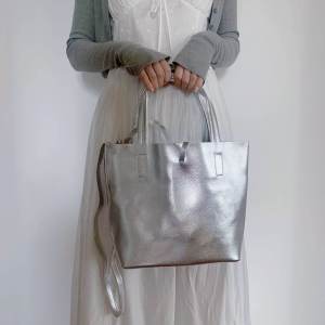 Medium Vintage Pure Color Leather Shoulder Bag for Women Casual European and American Style Large Capacity Handbag Tote Bag