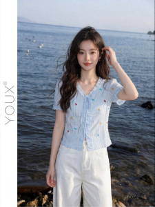 YOUXIANG | Áo Sơ Mi Slim Fit Cổ V Tay Ngắn Thêu Xanh Pháp