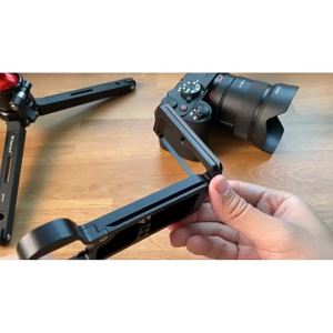 L Vertical tensile Quick Release Plate QR Camera Holder Bracket Hand Mount Grip For SONY A7CII a7c2 A7CR Arca-Swiss RRS tripod