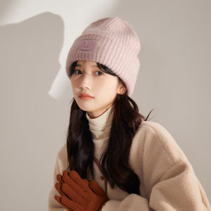 หมวกถักเรียบง่ายดูแพงหมวกไหมพรมกันหนาวหนาพิเศษใส่ช่วงฤดูหนาวสำหรับผู้หญิงหมวกสวมหัวสีชมพูสีม่วงใส่แล้วดูใบหน้าแมทช์ลุคง่ายสำหรับผู้ชาย