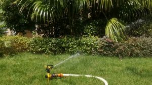 1/2" Male Thread Outlet Rocker Automatic Sprinkler 360 Degrees Rotary Misting Nozzle Sprinkler Water Tool for Garden Irrigation Agriculture Watering Nozzle Lawn Irrigation Watering Tool