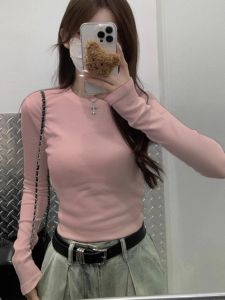 เสื้อยืดคอกลมแขนยาวทรงสลิมฟิตสำหรับผู้หญิง เสื้อชั้นในสไตล์เกาหลี ทรงเข้ารูป ผ้าโพลีเอสเตอร์ผสมยางยืด ลายดอกไม้