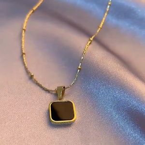 Kalung Titanium Rose Gold Kerang Hitam Anti Karat & Panjang 45 cm