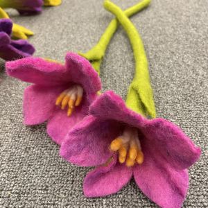 Handmade Wool Felt Artificial Flowers Lilies Desktop Basket Placement Single Flower Vine Dried Flower 5 Stems Home Decorations