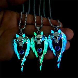 PrettySet Fashion Luminous Wolf Pendant Necklaces for Men Animal Sweater Chain Glowing Necklace Punk Jewelry