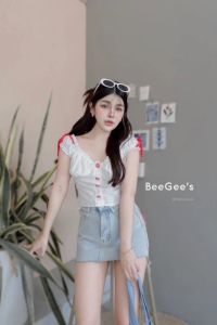 🌷เสื้อครอป สีขาว ผ้าคอตตอน 2 แบบ Flower Lady collection ปักฉลุ และ พิมพ์ลายดอกไม้จิ้๋ว แต่งโบว์แดง สไตล์วินเทจน่ารักๆ❤️🌷