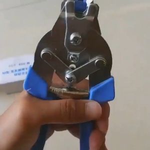 Original Ring Pliers and 600 Nails Coop Pliers Fastening Clips Coop Wire Fence Installation Tools Hook and Ring Pliers Tools Nails Chicken Cages Wire Cage Clamps Poultry Supplies