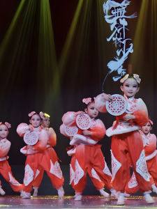 Childrens Dance Performance Props Red Drums Festive Outfit Girls Drumming Costume Polyester Fiber Stage Performance Attire