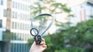 [SG] Magnetic Neck Mount for Phones POV/Vlog Selfie Mount Hand Free Phone Neck Holder Chest Stand Strap Video Recording