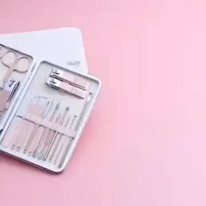 SKU57 - Bộ Dụng Cụ Bấm móng 18 món Nail Care Cao Cấp - GDMM