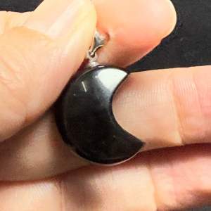 (Real Unit) Black/ Gold Obsidian Crescent Moon Pendant -3g+- 黑/金曜石新月吊坠 Loket (S/n: 3181028)