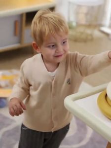 Pelindung Sudut Siku Meja Kursi Tangga 2M Pengaman Tebal Baby Perekat