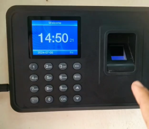 A6 2.4Inch TFT+Flash drive 32GB  Monitor 1000User Biometric Fingerprint Time Attendance Machine Clock Recorder Employee Recognition Recording Device